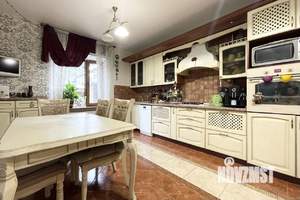 Дом 180м&sup2;, 2-этажный, участок 5 сот.  