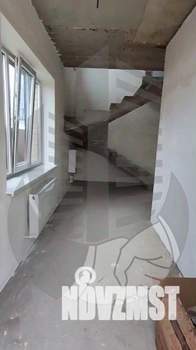 Дом 130м&sup2;, 2-этажный, участок 4 сот.  