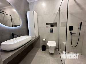 Дом 221м&sup2;, 2-этажный, участок 10 сот.  