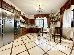 Дом 370м², 3-этажный, участок 8 сот.  