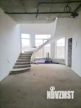 Дом 228м&sup2;, 2-этажный, участок 3 сот.  