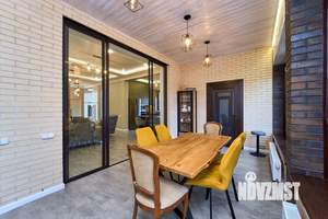 Дом 241м&sup2;, 3-этажный, участок 4 сот.  