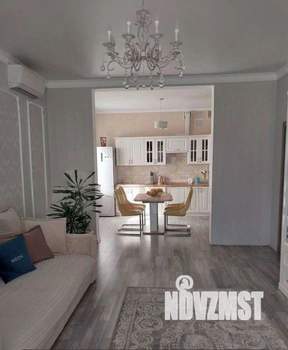 Дом 160м&sup2;, 2-этажный, участок 4 сот.  