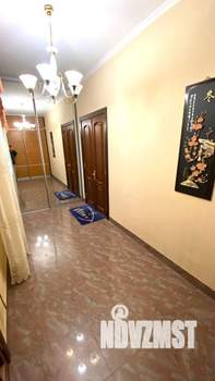 Дом 400м&sup2;, 2-этажный, участок 10 сот.  