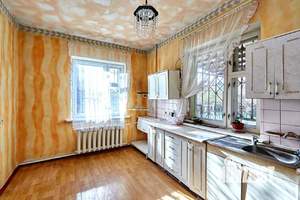 Дом 307м&sup2;, 3-этажный, участок 9 сот.  