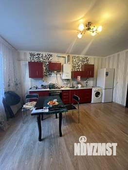 Таунхаус 100м², 2-этажный, участок 1 сот.  