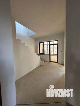 Коттедж 385м&sup2;, 3-этажный, участок 10 сот.  