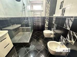 Дом 200м&sup2;, 2-этажный, участок 7 сот.  