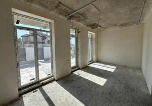 Дом 180м², 2-этажный, участок 5 сот.  