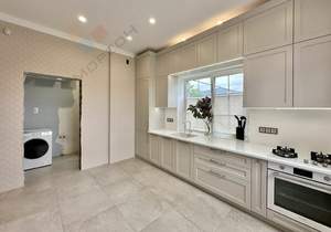 Дом 216м&sup2;, 2-этажный, участок 8 сот.  