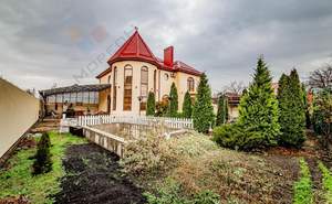 Дом 254м&sup2;, 2-этажный, участок 7 сот.  