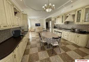 Дом 306м&sup2;, 2-этажный, участок 9 сот.  