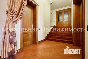 Дом 760м&sup2;, 3-этажный, участок 14 сот.  