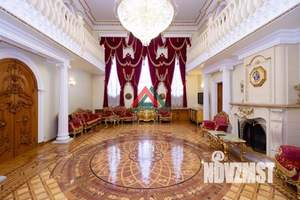 Дом 663м&sup2;, 2-этажный, участок 9 сот.  