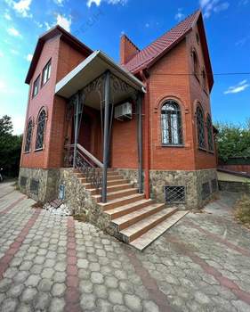 Дом 444м², 3-этажный, участок 10 сот.  