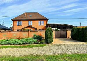 Дом 290м&sup2;, 3-этажный, участок 10 сот.  