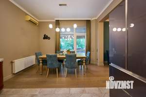 Дом 220м&sup2;, 2-этажный, участок 10 сот.  