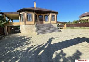 Дом 306м&sup2;, 2-этажный, участок 9 сот.  