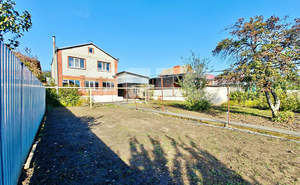 Дом 200м², 2-этажный, участок 10 сот.  