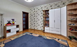 Дом 217м&sup2;, 2-этажный, участок 6 сот.  