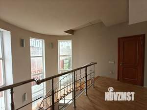 Дом 320м&sup2;, 3-этажный, участок 8 сот.  