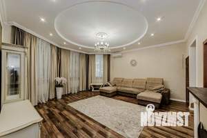 Дом 264м&sup2;, 3-этажный, участок 6 сот.  