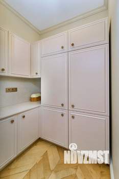 Дом 245м², 2-этажный, участок 4 сот.  