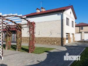 Дом 640м&sup2;, 3-этажный, участок 10 сот.  