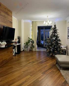 Дом 185м&sup2;, 2-этажный, участок 10 сот.  