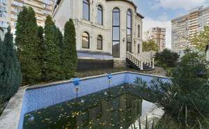 Дом 492м&sup2;, 3-этажный, участок 8 сот.  