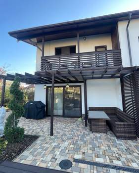 Дом 356м&sup2;, 3-этажный, участок 12 сот.  