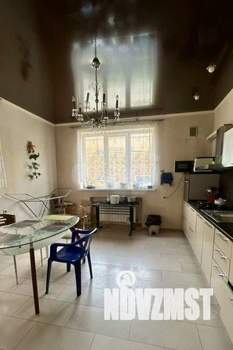 Дом 399м&sup2;, 2-этажный, участок 5 сот.  