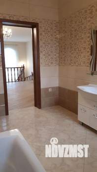 Дом 280м², 2-этажный, участок 5 сот.  