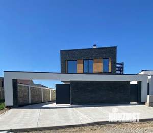 Дом 200м&sup2;, 2-этажный, участок 5 сот.  