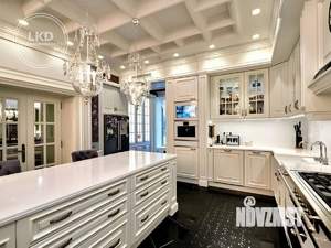 Дом 750м², 2-этажный, участок 25 сот.  