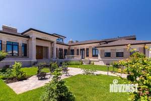 Дом 833м², 2-этажный, участок 10 сот.  