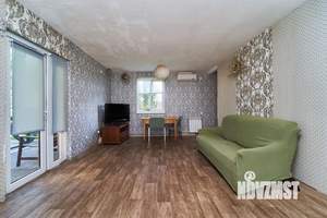 Дом 70м&sup2;, 2-этажный, участок 4 сот.  