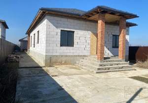 Дом 200м&sup2;, 1-этажный, участок 8 сот.  