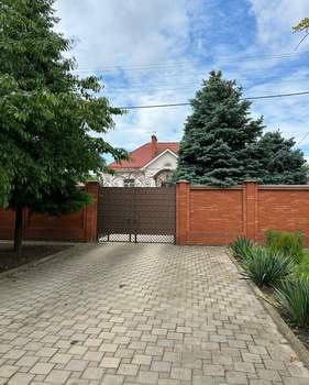 Дом 270м&sup2;, 2-этажный, участок 8 сот.  