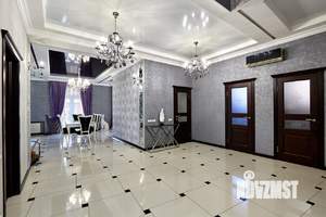 Дом 242м&sup2;, 2-этажный, участок 6 сот.  