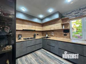 Дом 145м&sup2;, 2-этажный, участок 4 сот.  