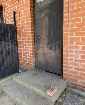 Дом 100м&sup2;, 2-этажный, участок 4 сот.  