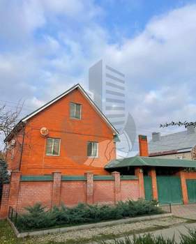 Дом 208м&sup2;, 3-этажный, участок 6 сот.  