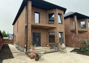 Дом 220м&sup2;, 2-этажный, участок 4 сот.  