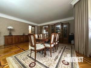 Дом 480м&sup2;, 3-этажный, участок 6 сот.  