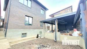 Дом 227м&sup2;, 3-этажный, участок 5 сот.  