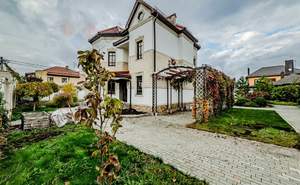 Дом 547м², 3-этажный, участок 16 сот.  