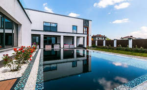 Дом 420м&sup2;, 2-этажный, участок 10 сот.  