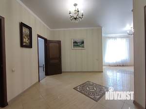 Дом 360м², 3-этажный, участок 8 сот.  