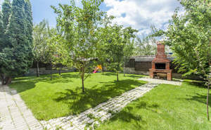 Дом 380м&sup2;, 3-этажный, участок 6 сот.  